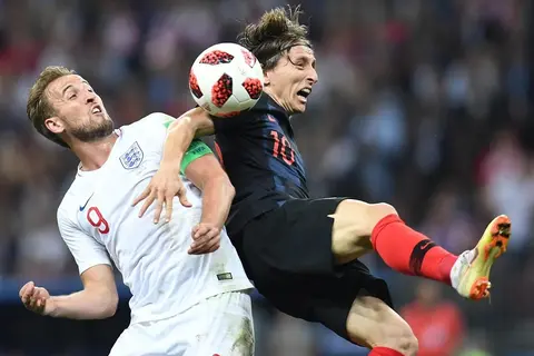 مباراة إنجلترا وكرواتيا في كأس العالم.. الموعد والقناة الناقلة